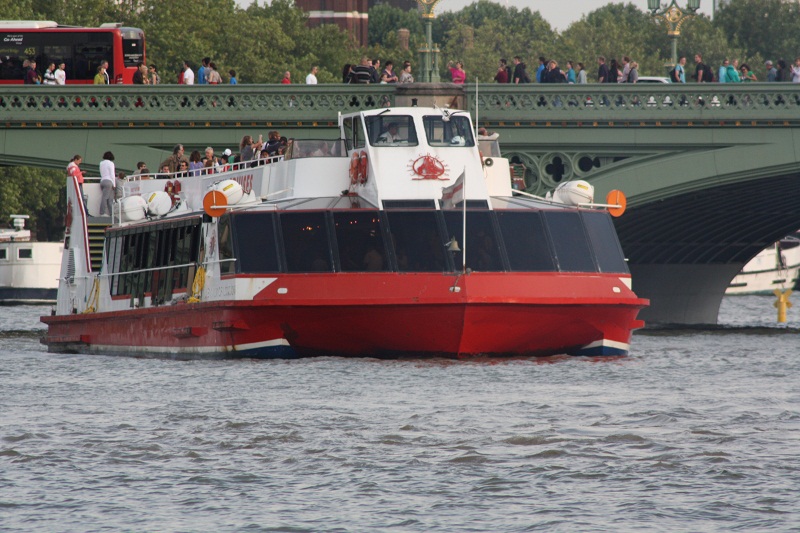Sightseeing_Boat_b